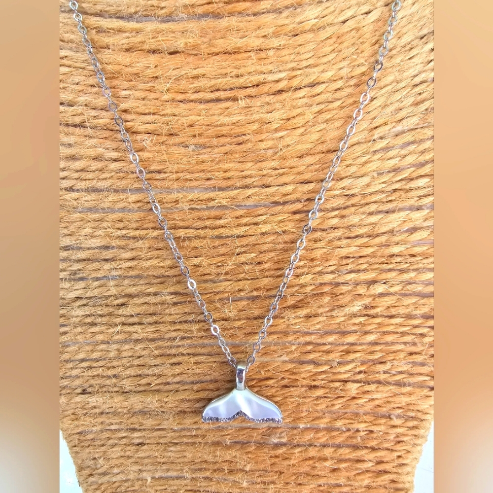 925 Silver whale necklace 17 inch
